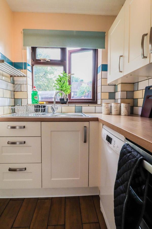 Spacious 1 Bed Flat-Free Parking Hillingdon Exterior foto